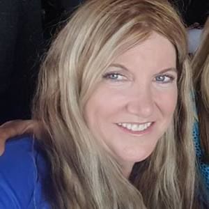 Meet your Posher, Dana